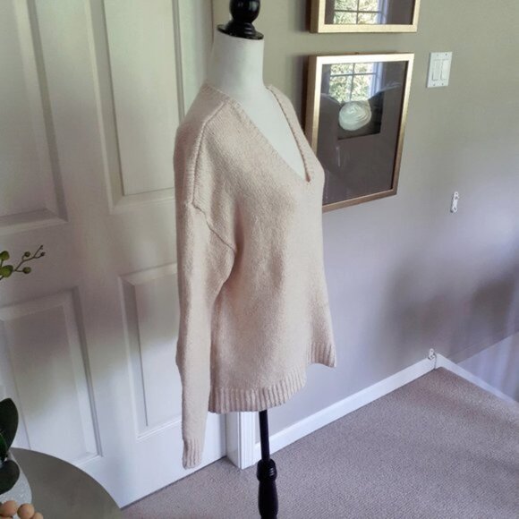 MICHAEL Michael Kors light pink V-neck sweater - Picture 5 of 6